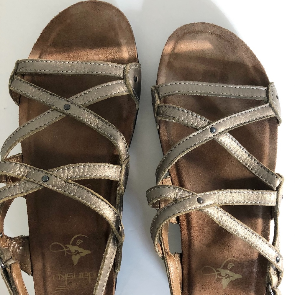 Dansko Pewter Jovie Metallic Strappy Sandal Sz 38